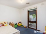 https://images.listonce.com.au/custom/160x/listings/26-the-boulevard-montrose-vic-3765/381/01526381_img_08.jpg?DnKtfCDT3LY