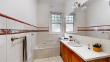 https://images.listonce.com.au/custom/160x/listings/26-wentworth-avenue-canterbury-vic-3126/764/01769764_img_06.jpg?YemSqZFwsoE