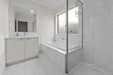 https://images.listonce.com.au/custom/160x/listings/26-white-flats-terrace-croydon-vic-3136/718/01647718_img_08.jpg?tAKYSYJdb5A