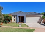 https://images.listonce.com.au/custom/160x/listings/26-whitlam-green-point-cook-vic-3030/656/01202656_img_01.jpg?TBCSSjq_mTM