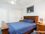 https://images.listonce.com.au/custom/160x/listings/26-williams-road-mooroolbark-vic-3138/957/01524957_img_07.jpg?6GbhBl0QDmM