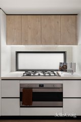 https://images.listonce.com.au/custom/160x/listings/260-station-street-fairfield-vic-3078/521/01818521_img_05.jpg?zv6WvGJf0jo