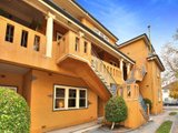 https://images.listonce.com.au/custom/160x/listings/261-blessington-street-st-kilda-vic-3182/796/01794796_img_07.jpg?f6yJJGorlyc