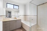 https://images.listonce.com.au/custom/160x/listings/2619-621-centre-road-bentleigh-east-vic-3165/338/01938338_img_07.jpg?9UeZDClzfg4