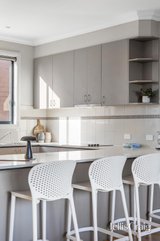 https://images.listonce.com.au/custom/160x/listings/2619-621-centre-road-bentleigh-east-vic-3165/338/01938338_img_12.jpg?TV9F6lyYQz4