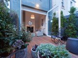 https://images.listonce.com.au/custom/160x/listings/262-montague-street-south-melbourne-vic-3205/890/01087890_img_08.jpg?S-pD16rFAGQ