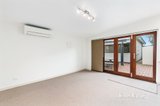 https://images.listonce.com.au/custom/160x/listings/263-victoria-road-thornbury-vic-3071/966/01719966_img_09.jpg?XidiPq97hZw