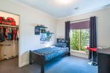 https://images.listonce.com.au/custom/160x/listings/266-edgecombe-road-kyneton-vic-3444/997/00114997_img_08.jpg?AYB8juBNrcU