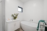 https://images.listonce.com.au/custom/160x/listings/266-nelson-road-lilydale-vic-3140/633/01837633_img_11.jpg?LYAfV1nVQsc