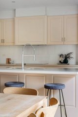 https://images.listonce.com.au/custom/160x/listings/266-williamstown-road-port-melbourne-vic-3207/184/01700184_img_08.jpg?sGtySvFJ3Gw