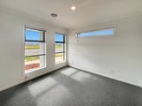 https://images.listonce.com.au/custom/160x/listings/267-homestead-drive-lara-vic-3212/546/01950546_img_09.jpg?G_XnhyE4D20
