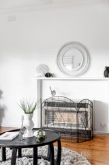 https://images.listonce.com.au/custom/160x/listings/267-leeds-street-doncaster-east-vic-3109/998/01405998_img_03.jpg?UDREQBI1K8w