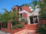 https://images.listonce.com.au/custom/160x/listings/26910-canterbury-road-box-hill-south-vic-3128/723/01922723_img_01.jpg?9FS_iyi49Ng
