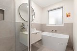 https://images.listonce.com.au/custom/160x/listings/26b-plumer-street-croydon-vic-3136/230/01720230_img_09.jpg?kuMy_Kwozok