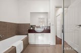 https://images.listonce.com.au/custom/160x/listings/27-9-simpson-street-kyneton-vic-3444/242/01934242_img_12.jpg?FfiRiaAb27o