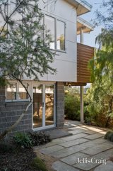 https://images.listonce.com.au/custom/160x/listings/27-albert-hill-road-lilydale-vic-3140/048/01915048_img_02.jpg?QV51Q3wdvPA