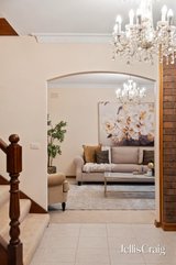 https://images.listonce.com.au/custom/160x/listings/27-aumann-drive-templestowe-vic-3106/405/01929405_img_03.jpg?fncPqt3-OiI