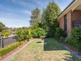 https://images.listonce.com.au/custom/160x/listings/27-autumn-grove-mooroolbark-vic-3138/384/01524384_img_02.jpg?FHrsfd06e5Q