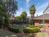 https://images.listonce.com.au/custom/160x/listings/27-autumn-grove-mooroolbark-vic-3138/384/01524384_img_16.jpg?JBlFHty1etw