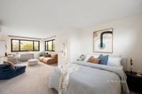 https://images.listonce.com.au/custom/160x/listings/27-avondale-street-hampton-vic-3188/948/01646948_img_11.jpg?LLTKNTtM-QI