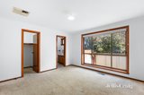 https://images.listonce.com.au/custom/160x/listings/27-azalea-avenue-mill-park-vic-3082/300/01723300_img_06.jpg?iIfiRu_L578