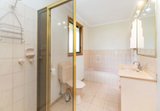 https://images.listonce.com.au/custom/160x/listings/27-bales-street-mount-waverley-vic-3149/661/01724661_img_08.jpg?lHZLN6T90w8