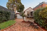https://images.listonce.com.au/custom/160x/listings/27-bangalore-street-kensington-vic-3031/267/01736267_img_10.jpg?e1pi-3OEJRw