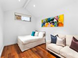 https://images.listonce.com.au/custom/160x/listings/27-barrett-street-albert-park-vic-3206/090/01088090_img_13.jpg?IQ6Q7igassM