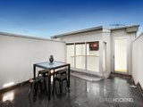 https://images.listonce.com.au/custom/160x/listings/27-barrett-street-albert-park-vic-3206/090/01088090_img_15.jpg?iPRWawI6P9A