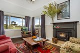 https://images.listonce.com.au/custom/160x/listings/27-bergs-lane-north-blackwood-vic-3458/468/00834468_img_04.jpg?n__LiKwaT0E