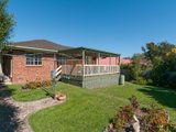 https://images.listonce.com.au/custom/160x/listings/27-blue-ridge-drive-mooroolbark-vic-3138/981/01523981_img_19.jpg?1sgwSyykLao