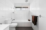 https://images.listonce.com.au/custom/160x/listings/27-brentwood-drive-avondale-heights-vic-3034/087/01736087_img_02.jpg?pMHAvhFjxiw