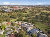 https://images.listonce.com.au/custom/160x/listings/27-brentwood-drive-avondale-heights-vic-3034/087/01736087_img_10.jpg?zgocNFaSWV0