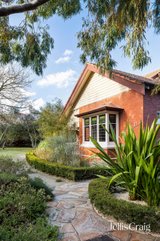 https://images.listonce.com.au/custom/160x/listings/27-como-street-alphington-vic-3078/564/01809564_img_25.jpg?C8q1YcETjQQ
