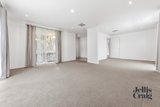https://images.listonce.com.au/custom/160x/listings/27-county-close-wheelers-hill-vic-3150/732/01900732_img_06.jpg?2w25SIOMLhs