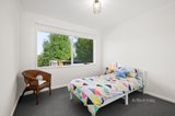 https://images.listonce.com.au/custom/160x/listings/27-dobell-place-mooroolbark-vic-3138/217/01642217_img_07.jpg?90rzrxBqnqs