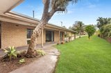 https://images.listonce.com.au/custom/160x/listings/27-erlandsen-avenue-sorrento-vic-3943/703/01905703_img_03.jpg?0fPgXWulOUA