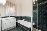 https://images.listonce.com.au/custom/160x/listings/27-heathwood-street-ringwood-east-vic-3135/175/01700175_img_07.jpg?_U1JwitS_L0