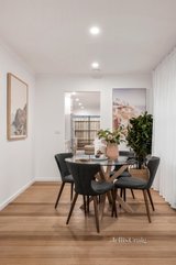 https://images.listonce.com.au/custom/160x/listings/27-highland-crescent-mooroolbark-vic-3138/922/01548922_img_08.jpg?orZCcivUTzs