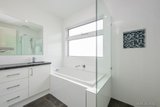 https://images.listonce.com.au/custom/160x/listings/27-hillside-avenue-northcote-vic-3070/625/01598625_img_05.jpg?STyKsqc-t6s