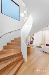 https://images.listonce.com.au/custom/160x/listings/27-hillside-road-mount-waverley-vic-3149/810/01905810_img_10.jpg?YYs6S5zXbkg