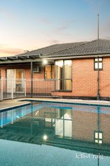 https://images.listonce.com.au/custom/160x/listings/27-jacaranda-avenue-cheltenham-vic-3192/756/01880756_img_17.jpg?PbnnRUVaAXE