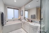 https://images.listonce.com.au/custom/160x/listings/27-kensington-place-templestowe-vic-3106/333/01814333_img_09.jpg?eBRLQOU-tjI