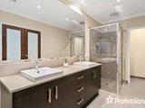 https://images.listonce.com.au/custom/160x/listings/27-kingston-way-mooroolbark-vic-3138/420/01526420_img_09.jpg?G1N1844EZ1w