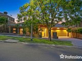 https://images.listonce.com.au/custom/160x/listings/27-kingston-way-mooroolbark-vic-3138/420/01526420_img_19.jpg?8mf-coFGW1I