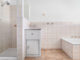 https://images.listonce.com.au/custom/160x/listings/27-la-frank-street-burwood-vic-3125/412/01927412_img_08.jpg?nTQV9H4is1c