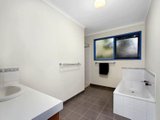 https://images.listonce.com.au/custom/160x/listings/27-manniche-avenue-mont-albert-north-vic-3129/098/01685098_img_07.jpg?_GpKvcyiU6w