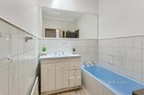 https://images.listonce.com.au/custom/160x/listings/27-mclaren-street-mount-waverley-vic-3149/615/01305615_img_07.jpg?68-UjANXPWU