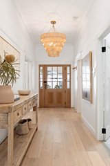 https://images.listonce.com.au/custom/160x/listings/27-mills-street-hampton-vic-3188/582/01680582_img_13.jpg?FhboXnF5xHQ