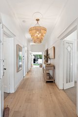 https://images.listonce.com.au/custom/160x/listings/27-mills-street-hampton-vic-3188/582/01680582_img_20.jpg?EZXgc2SyGGk